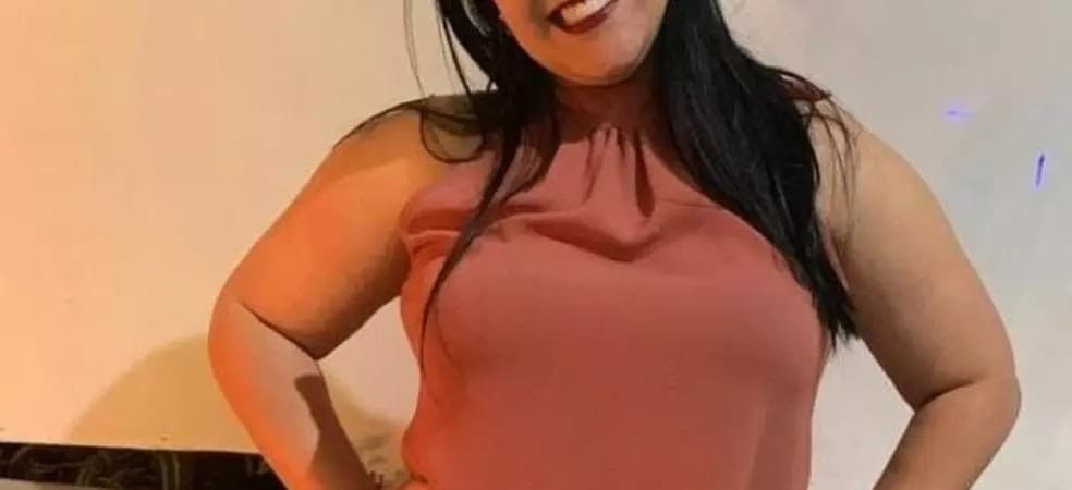 Polícia faz buscas por jovem que matou a mãe e fingiu luto na internet