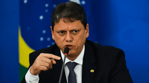 Tarcísio de Freitas começa a montar equipe de campanha para 2026