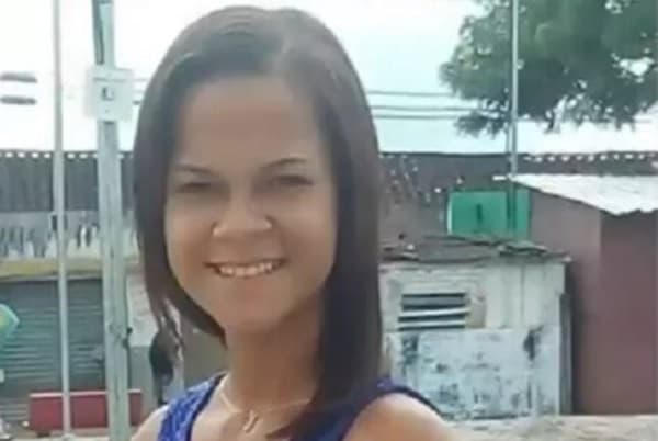 Polícia investiga ataque a residência com morte de garota a tiros