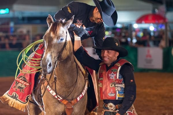 Peão ibirataense Maciel Santana é Campeão na etapa PBR Brasil e ocupa agora o 3º lugar no Rancking 2023