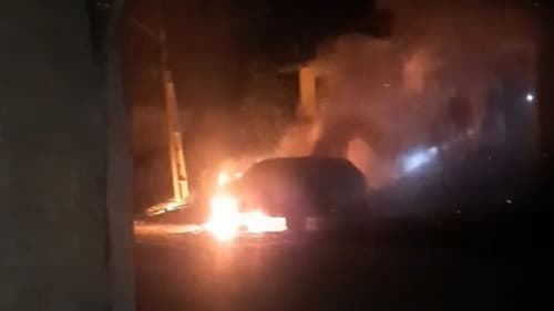 Carro pega fogo no Sítio do Pica Pau após queda de fios de alta tensão, diz morador em vídeo