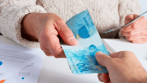 Justiça determina devolução de valores cobrados em empréstimos consignados do INSS