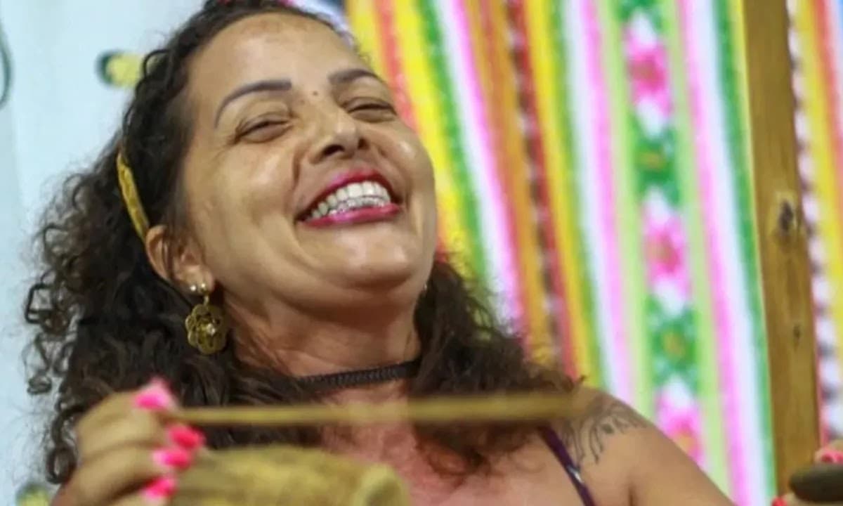 Professora baiana denuncia que homem se masturbou ao lado dela em voo
