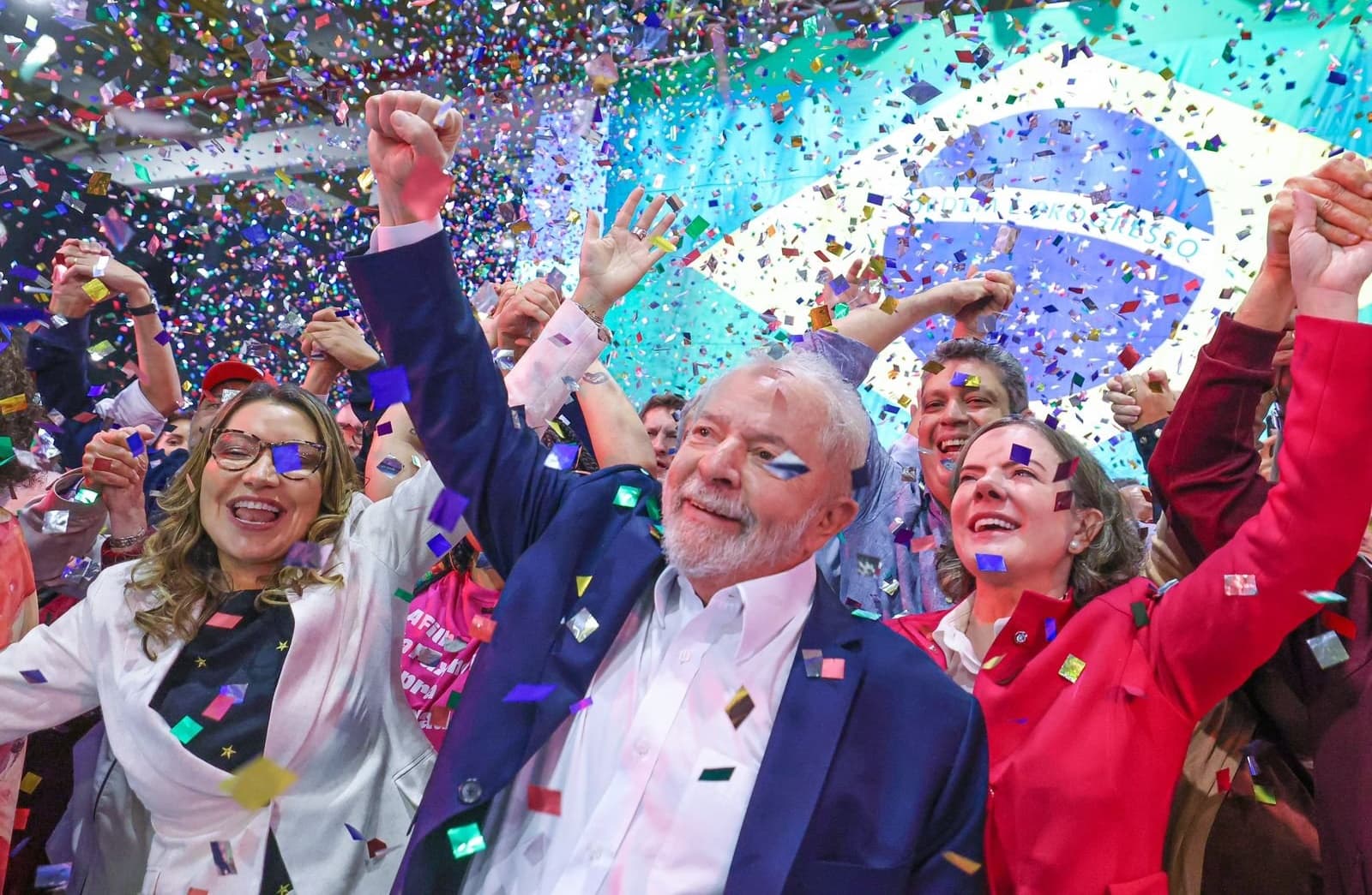 Lula lança pré-candidatura para disputar a Presidência pela 6ª vez