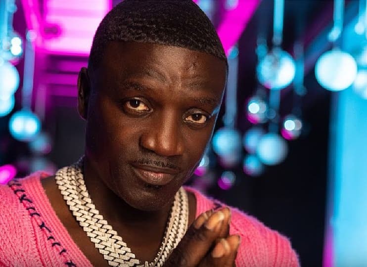 O rapper Akon já levou painéis de energia para 1 milhão de africanos