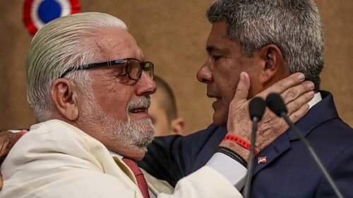 Jaques Wagner reage após Jerônimo Rodrigues alcançar mais de 60% de aprovação dos baianos