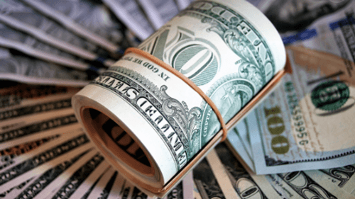 Dólar sobe após ameaças de Trump, e Bolsa fecha em queda
