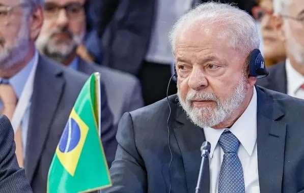 Lula cita Biden e diz estar estimulado a disputar a reeleição em 2026