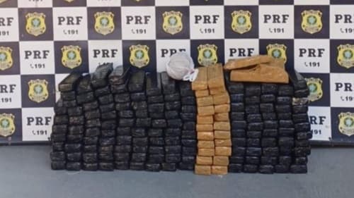 PRF apreende 135 kg de maconha em veículo com destino à Bahia