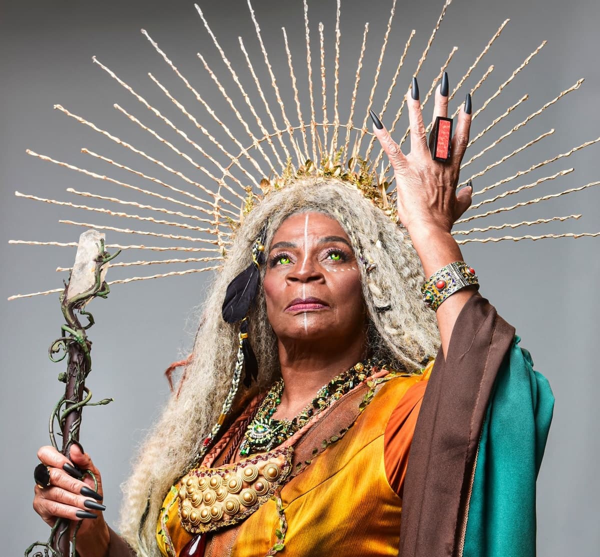 Zezé Motta dá vida à mágica Feiticeira no aguardado filme 'Príncipe Lu e a lenda do dragão'!