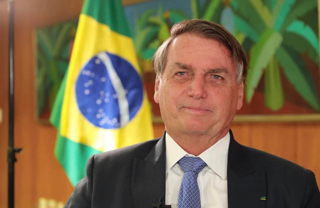 Bolsonaro aciona TSE para barrar vídeo sobre compra de imóveis