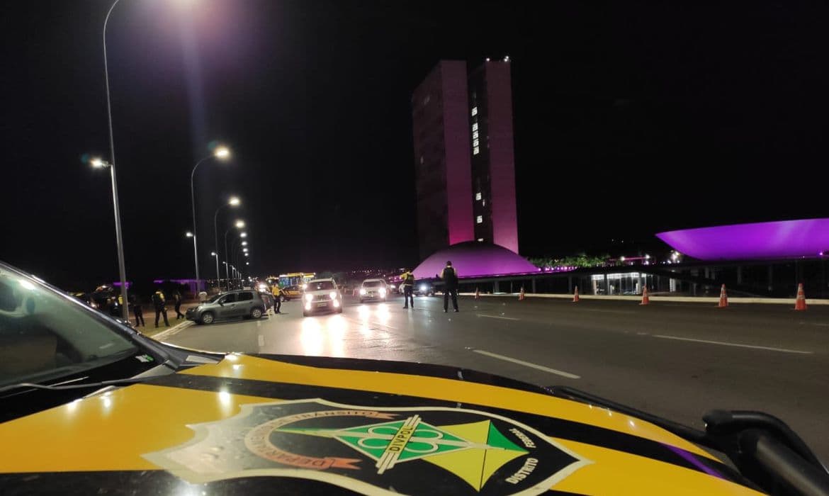 Detran-DF tem concurso aberto para 366 vagas