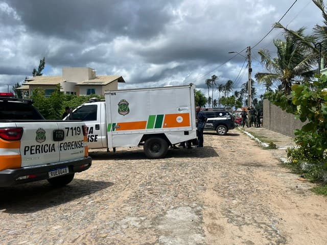 Quatro policiais são assassinados em delegacia