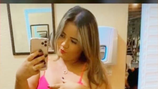 Garota de 20 anos morre em acidente de moto ao colidir com cavalo na pista