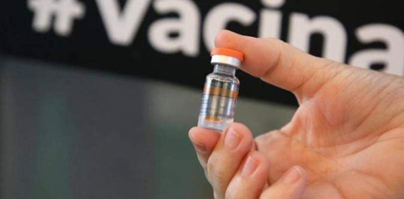 Aprovação da Coronavac para crianças e adolescentes emperra na Anvisa
