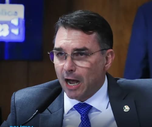 Flávio Bolsonaro defende criação de CPI para investigar caso Banco Master