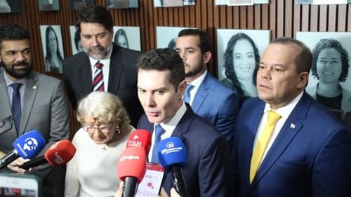 Jader Filho destaca investimentos em mobilidade e habitação na Bahia antes de deixar Ministério das Cidades