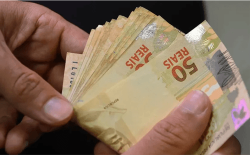 Governo prevê salário mínimo de R$ 1.509 para 2025