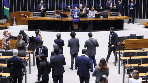 Câmara aprova fim da “taxa das blusinhas” para compras internacionais