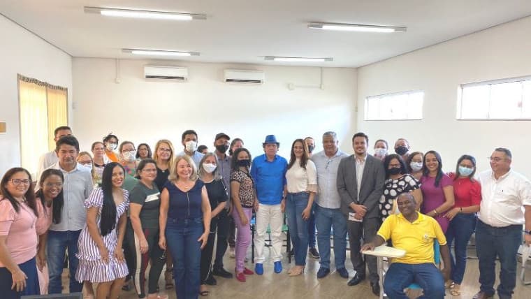 Salário inicial para professor chega a R$ 4.537,84 em Colinas, um dos maiores do estado