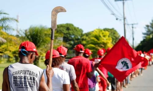 MST celebra vitória de Maduro e vira alvo de críticas nas redes
