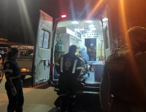 Colisão entre motocicletas deixa dois feridos na Avenida Getúlio Vargas em Ipiaú