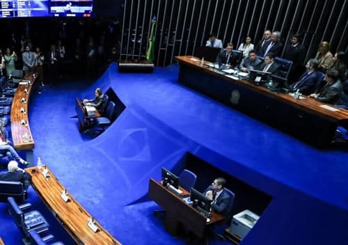Senado aprova projeto para incluir educação financeira em todos os anos da educação básica