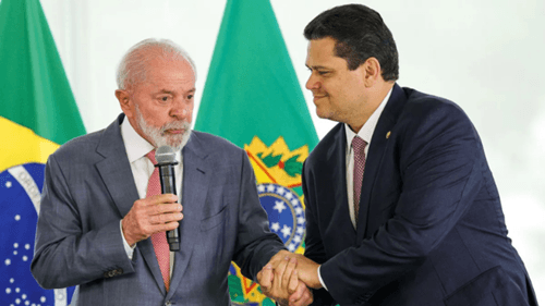 Lula e Alcolumbre retomam diálogo após crise envolvendo indicação ao STF