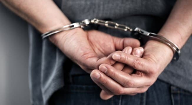 Homem é preso por estuprar mulher em banheiro de bar na Bahia