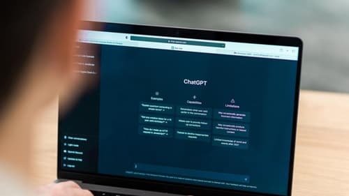 OpenAI permitirá conteúdo adulto no ChatGPT para usuários verificados a partir de dezembro