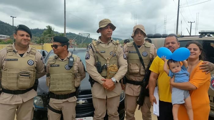 Bebê Noah retorna para casa após sequestro e é recebido com festa em Firmino Alves