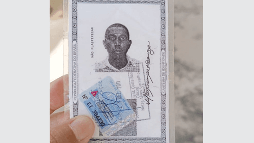 Homem morre após dormir com vela acesa e casa pegar fogo na Bahia