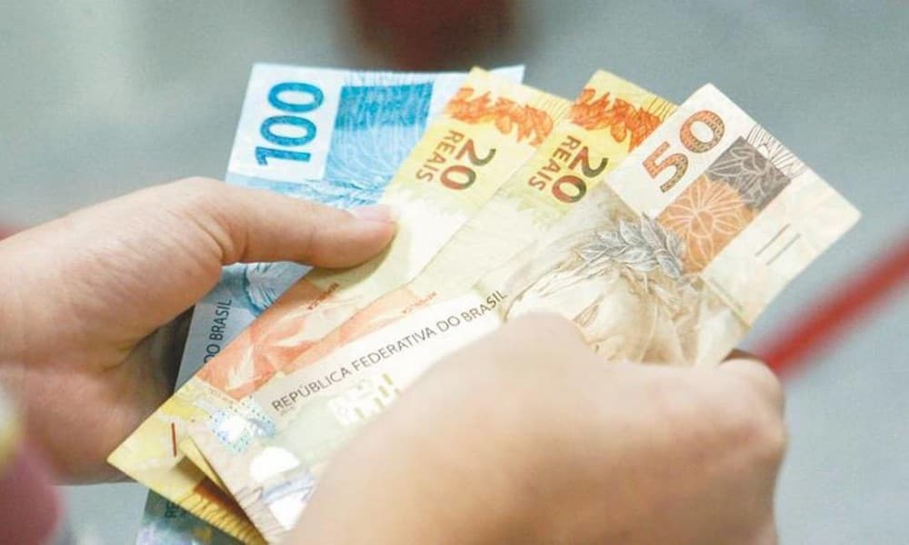 Aposentados começam a receber 13º nesta segunda-feira, 25