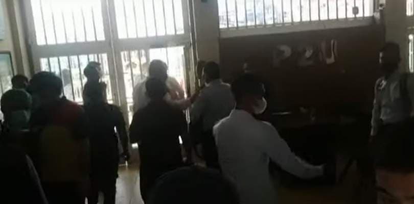 Mais de 40 detentos morrem após incêndio em prisão