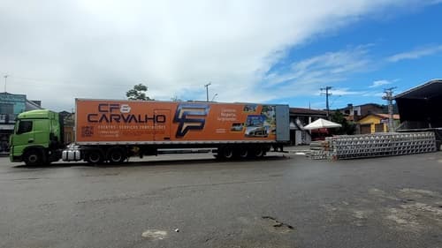 Ibirataia: Prefeitura inicia preparativos para o São João 2025 com chegada da estrutura de palco