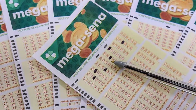 Vencedora da Mega-Sena tem bens bloqueados após ex-marido pedir metade do prêmio na Justiça