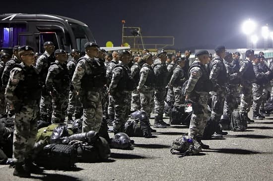 70 militares da Bahia embarcam para ajudar na segurança de Brasília