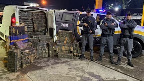 PM desconfia de carro em alta velocidade e prende casal com quase uma tonelada de maconha em rodovia