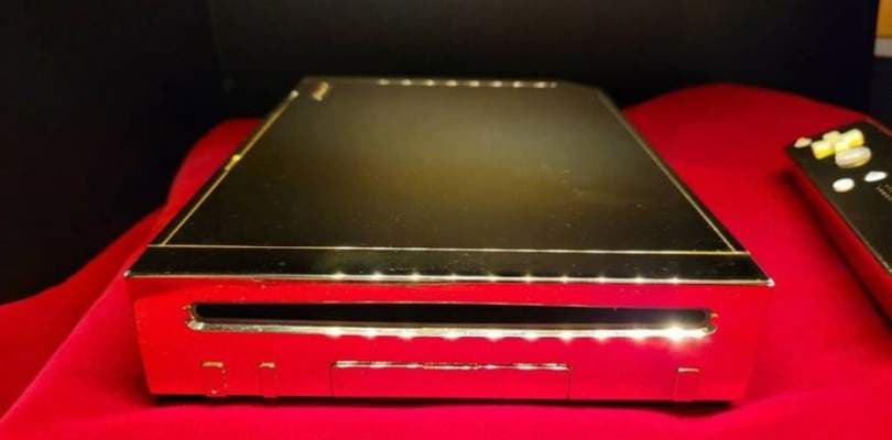 Nintendo Wii de ouro feito para a Rainha Elizabeth II está à venda por US$ 300 mil