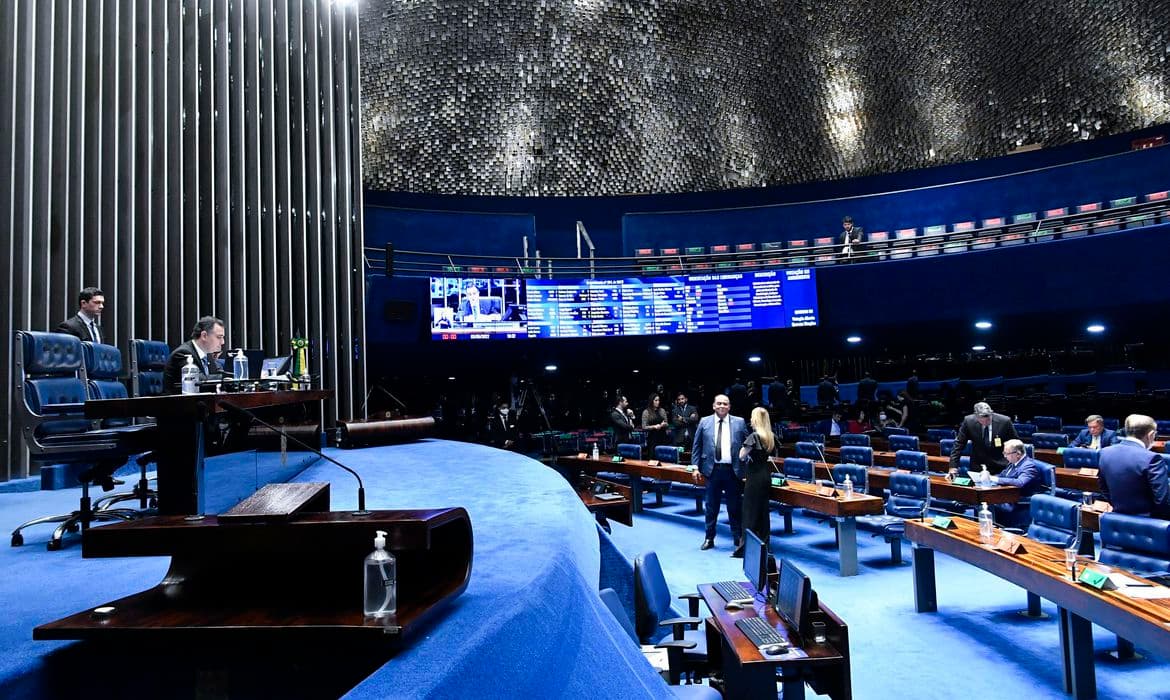 Senado aprova projeto que destrava recursos do pré-sal a municípios