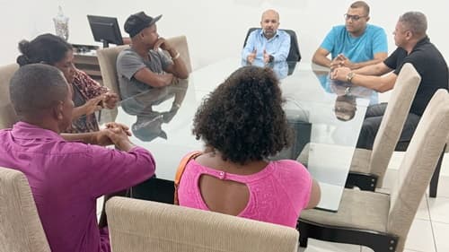 Ibirataia: SEINFRA explica atraso na entrega das 61 casas em reunião na câmara de vereadores
