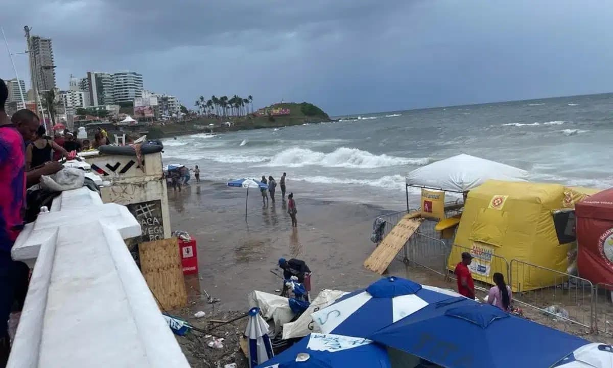 Salvador tem previsão de chuva e ventos fortes nesta segunda de carnaval