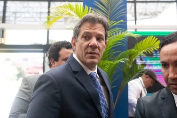Haddad anuncia acordo com Shein, que vai nacionalizar 85% das vendas