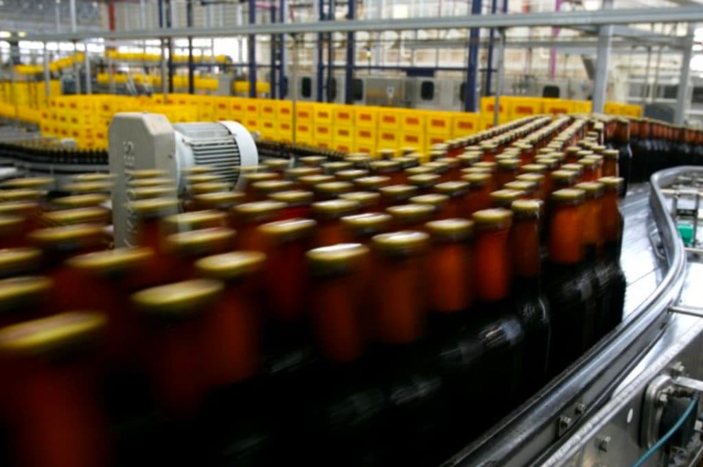 Ações da Ambev caem com acusação de rombo tributário.