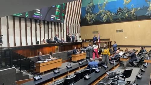 ALBA aprova urgência para votar mais um empréstimo no valor de 2 bilhões para o governo estadual