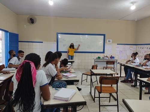 Ipiaú: Professores da rede municipal recebem pagamento de março com novo reajuste salarial