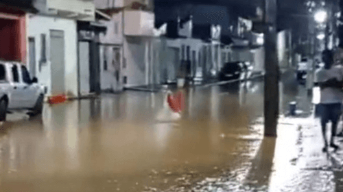Chuvas deixam ipiauenses em alerta após alagamentos; veja vídeos