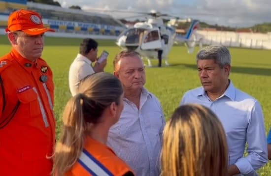 Em visita a Ipiaú, Jerônimo Rodrigues destaca compromisso do governo também no pós-enchente