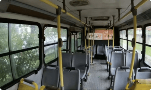 Assalto a ônibus termina com suspeito morto, comparsa preso e dois passageiros baleados em Salvador