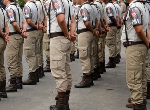 Justiça suspende exigência de vacinação contra a Covid-19 para PM exercer função